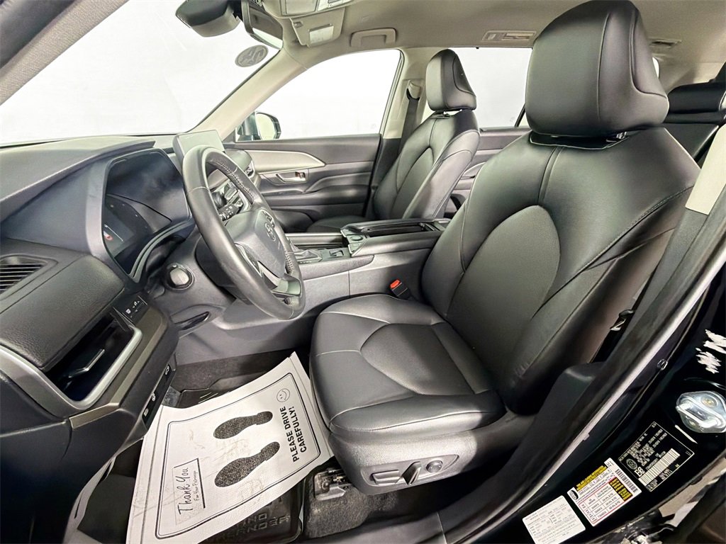 Used 2024 Toyota Grand Highlander XLE image 19