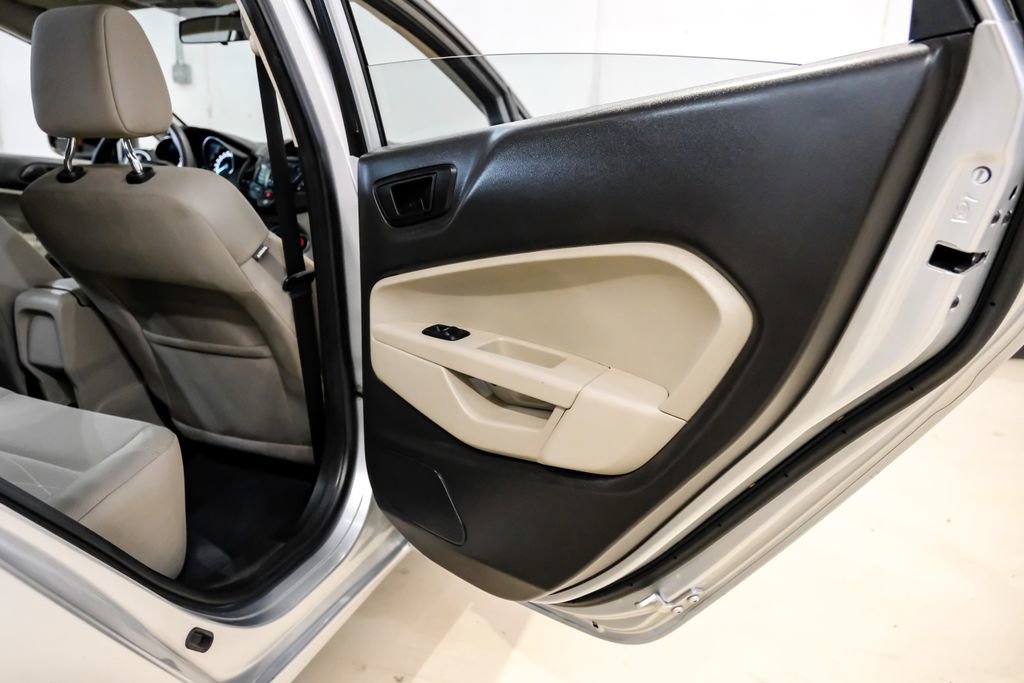 Used 2019 Ford Fiesta SE image 41