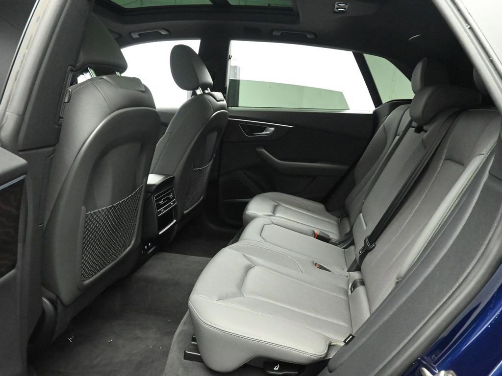 Used 2020 Audi Q8 Prestige w/ Prestige Package image 15