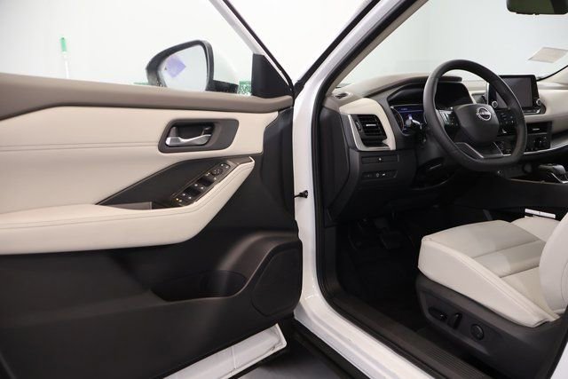 New 2026 Nissan Rogue SV w/ SV Premium Package image 8