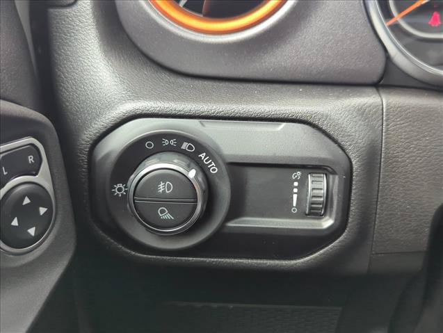 Used 2023 Jeep Gladiator Mojave w/ Trailer Tow Package AWD/4WD image 18