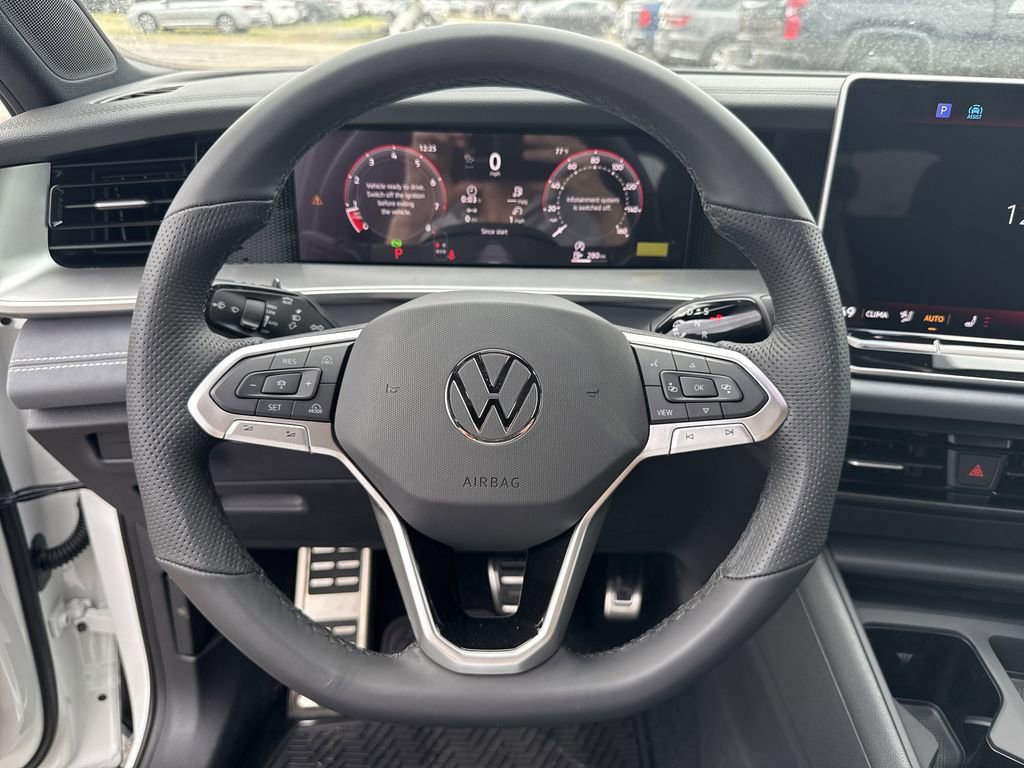 New 2026 Volkswagen Tiguan SE R-Line FWD image 13