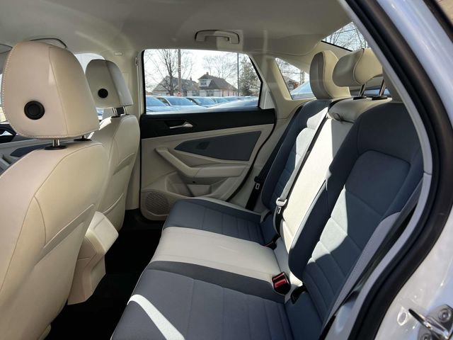 Used 2025 Volkswagen Jetta SE image 13