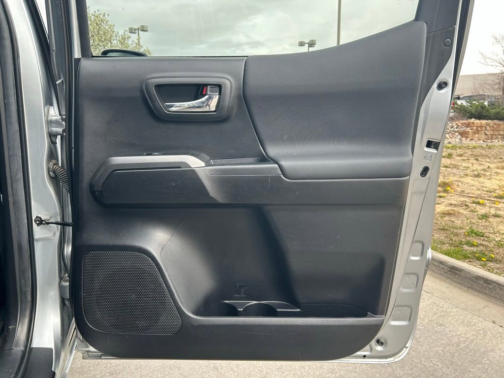 Used 2022 Toyota Tacoma TRD Off-Road w/ Technology Package image 28