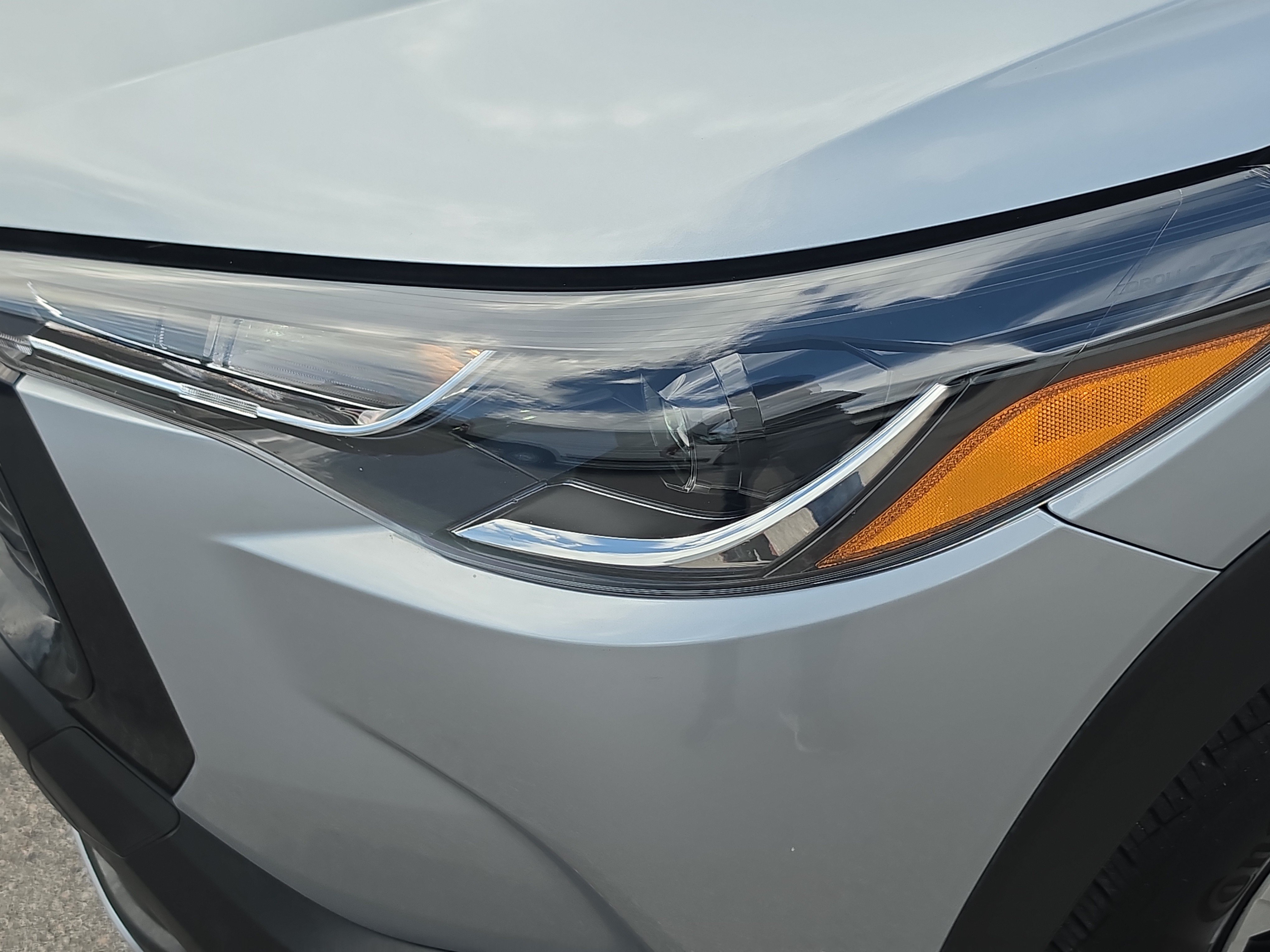 Used 2025 Toyota Corolla Cross L FWD image 12