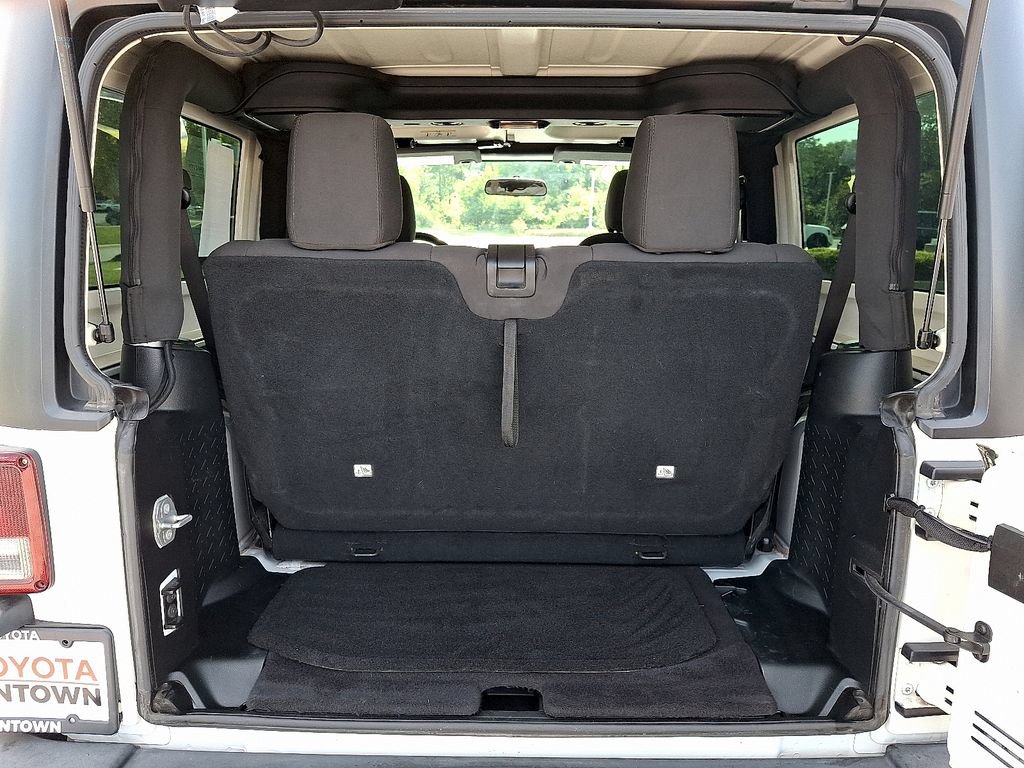 Used 2018 Jeep Wrangler Sport AWD/4WD image 28