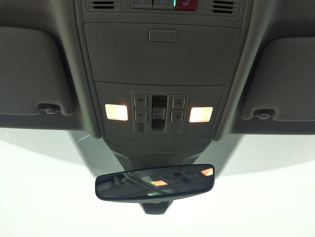 Used 2024 Volkswagen Jetta SE FWD image 26