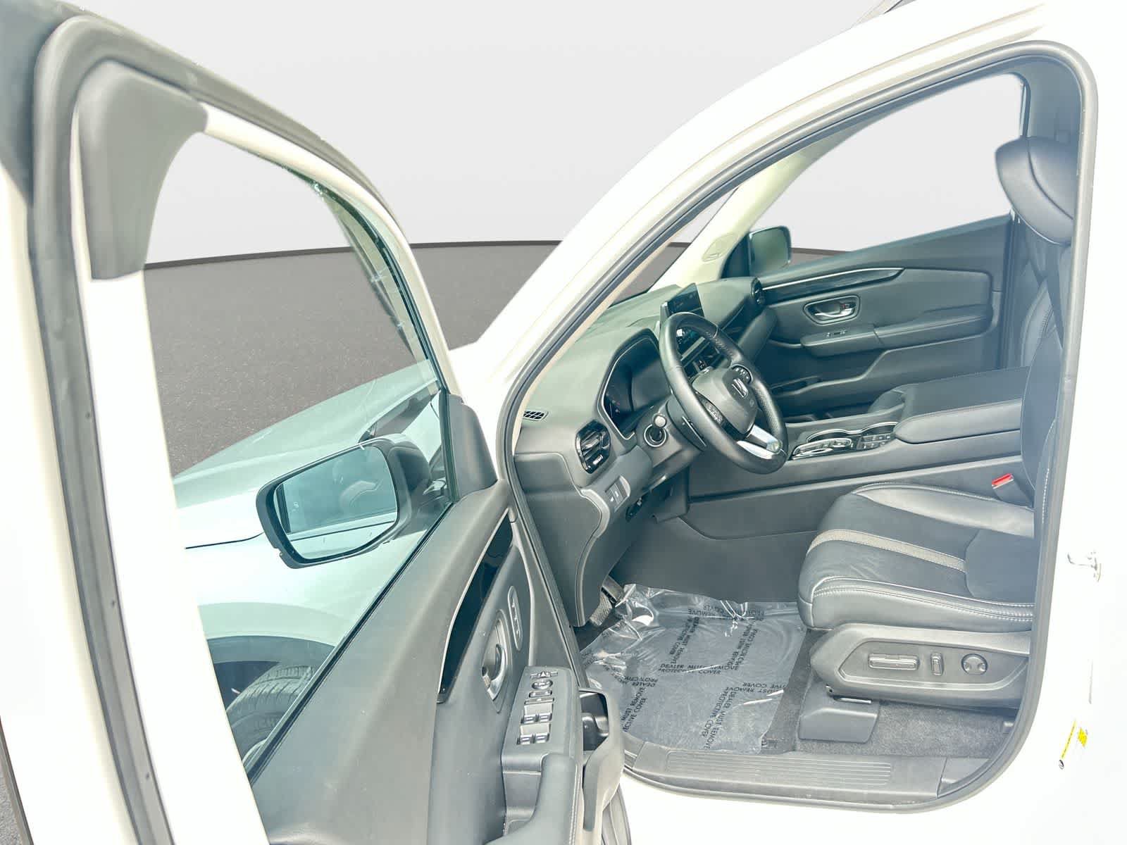 Used 2023 Honda Pilot Touring image 10