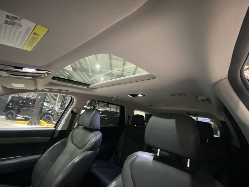 Used 2021 Hyundai Palisade SEL w/ Premium Package image 15