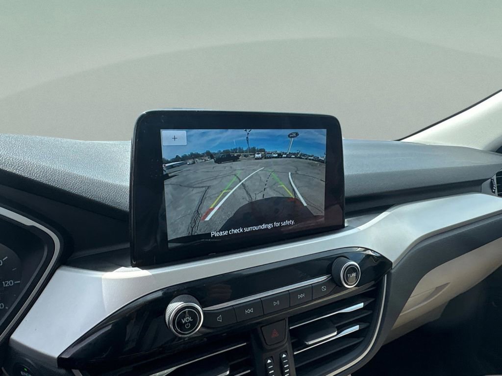 Used 2021 Ford Escape SE image 24