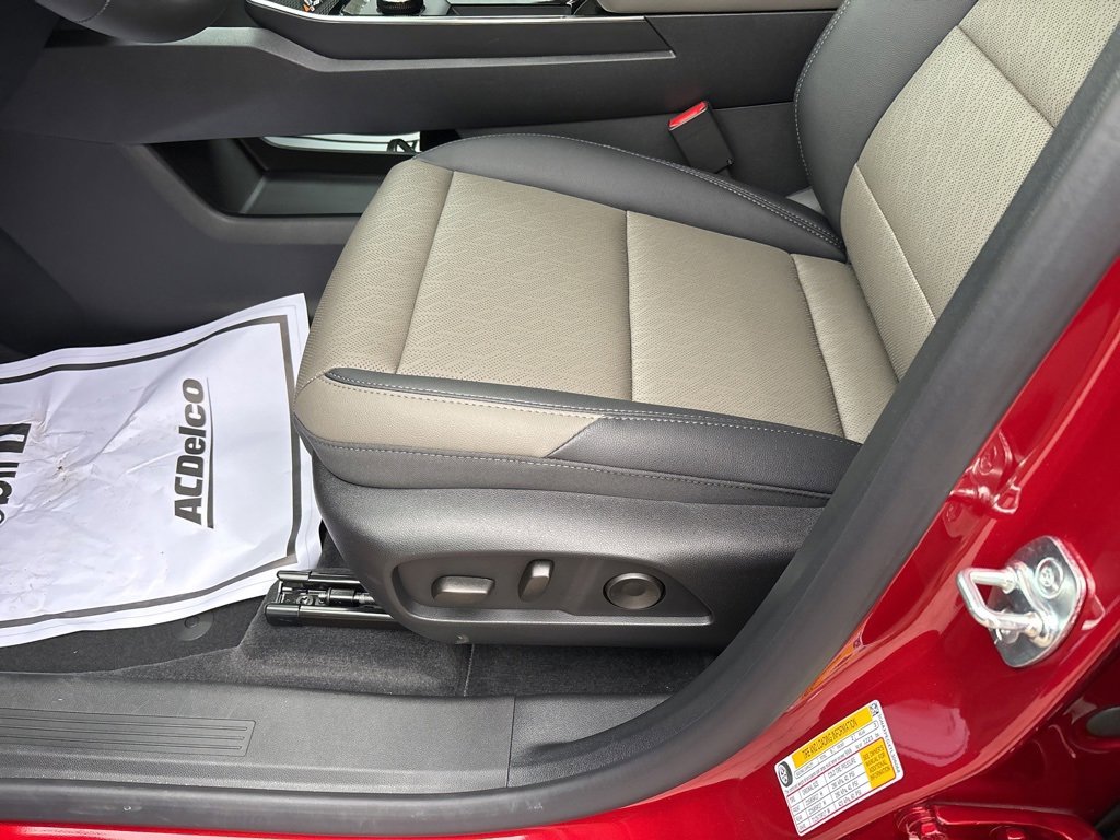 New 2026 Chevrolet Equinox LT w/ Convenience Package II image 16