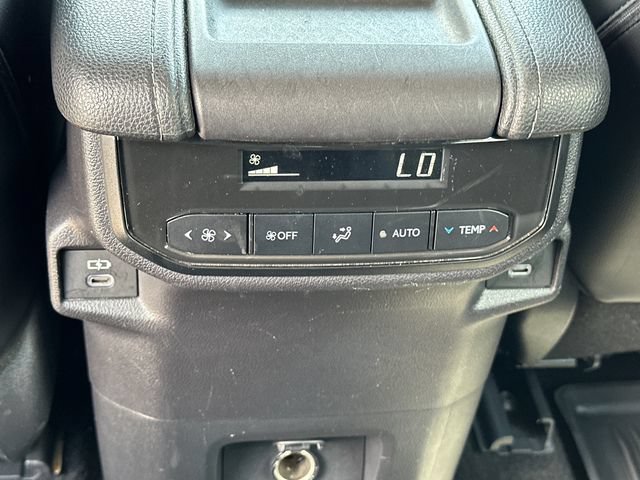 Used 2024 Toyota Grand Highlander AWD image 14