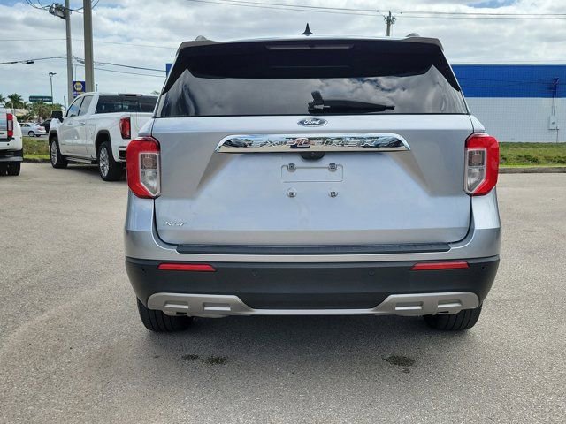 Certified 2022 Ford Explorer XLT w/ Equipment Group 202A image 5