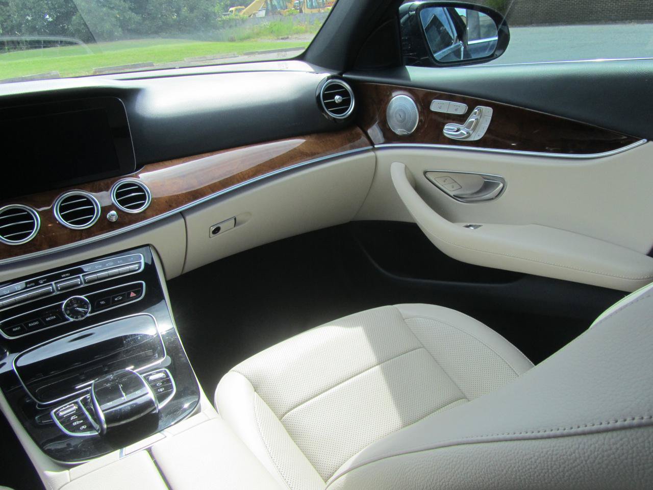 Used 2017 Mercedes-Benz E 300 image 14