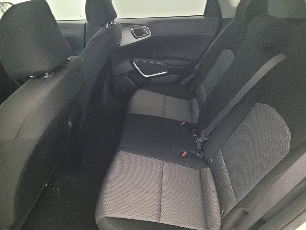 Used 2023 Kia Soul LX w/ LX Technology Package image 18