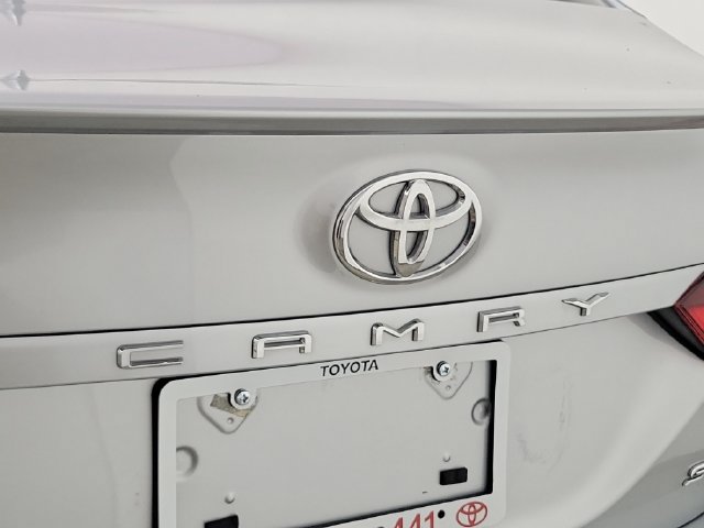 Used 2024 Toyota Camry SE FWD image 9