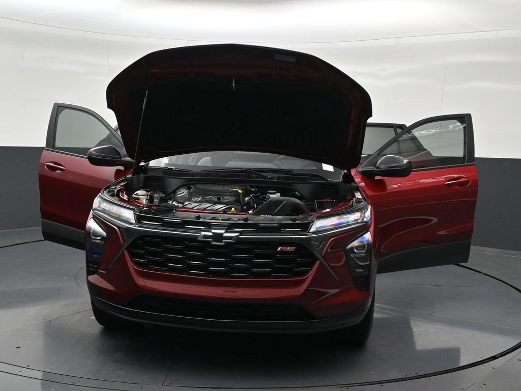Used 2025 Chevrolet Trax RS FWD image 36