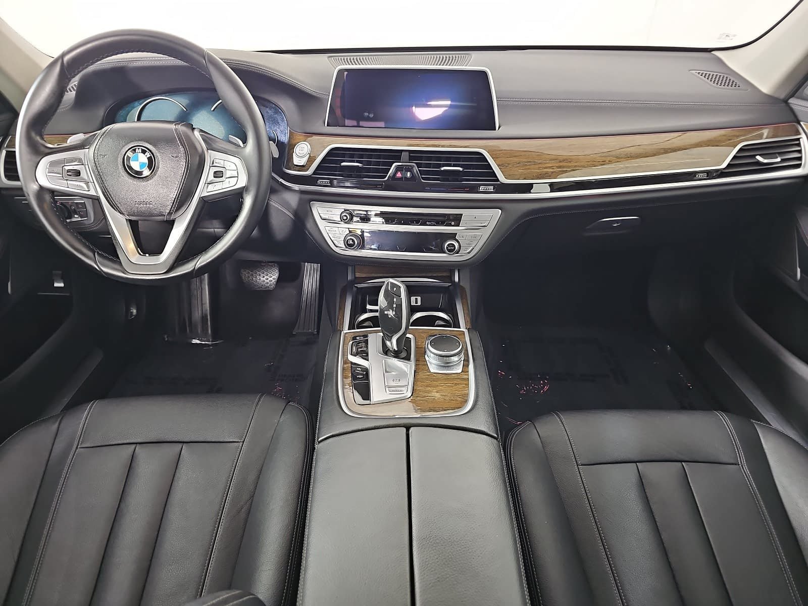 Used 2018 BMW 740i w/ Driver Assistance Package RWD image 11