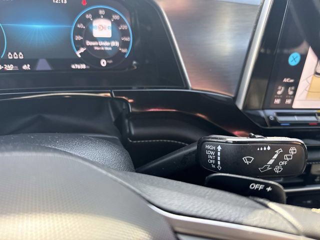 Used 2024 Volkswagen Atlas Cross Sport SE image 35