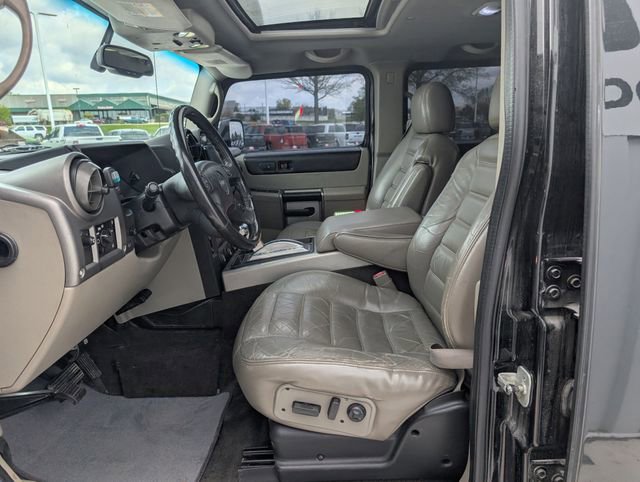Used 2004 HUMMER H2 w/ Preferred Equipment Group AWD/4WD image 2