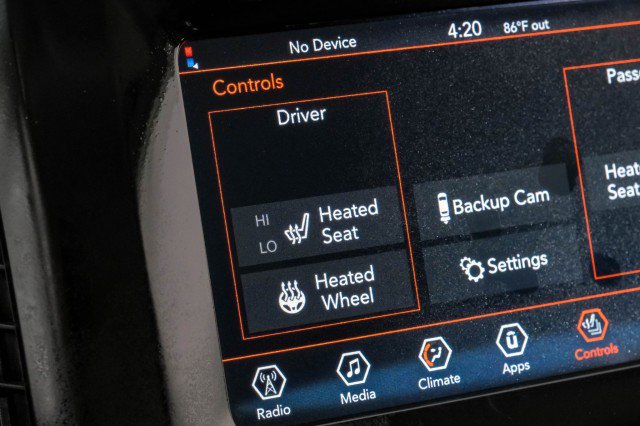 Used 2021 Jeep Cherokee Latitude Plus AWD/4WD image 34