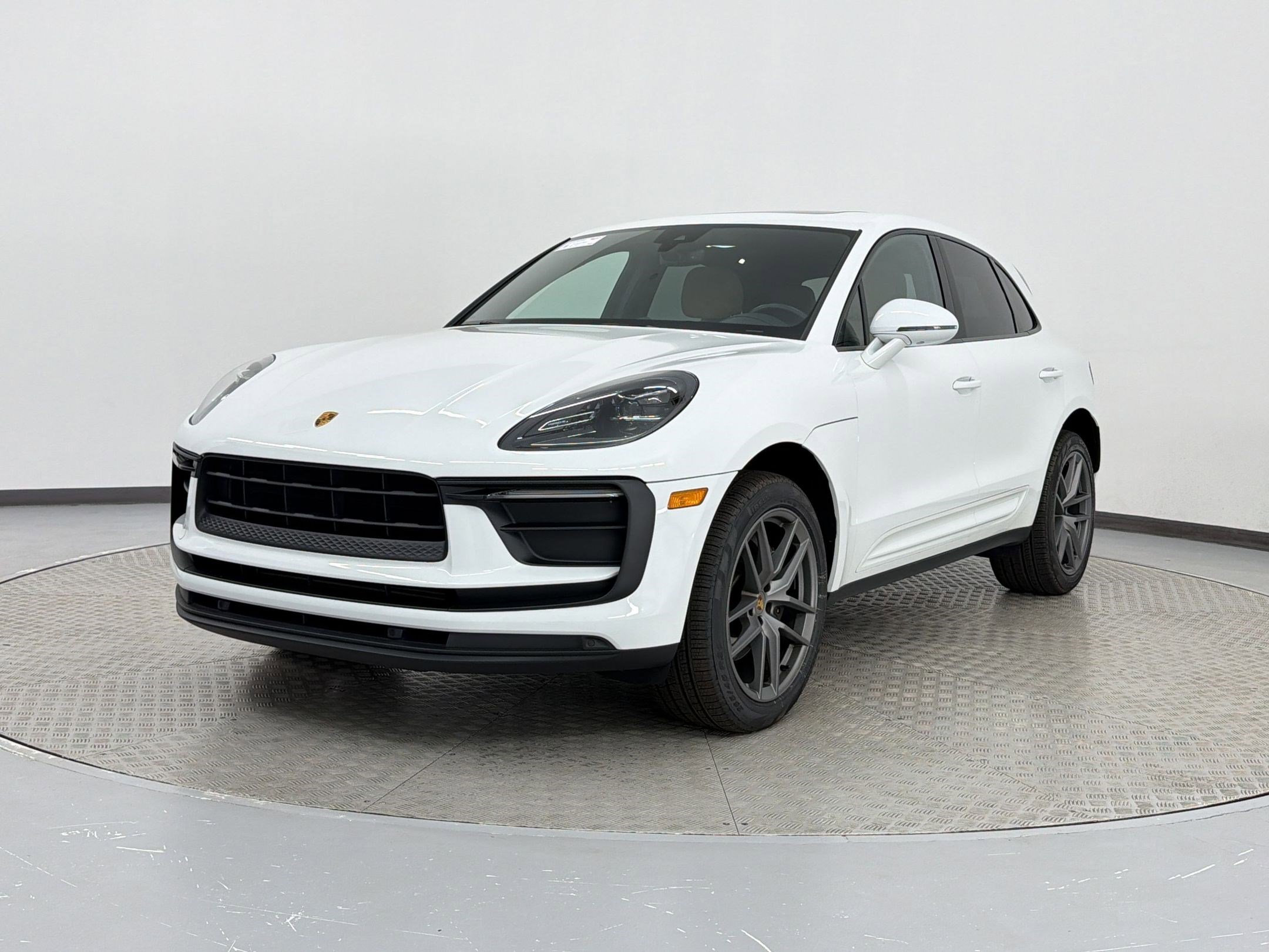 Used 2022 Porsche Macan image 1