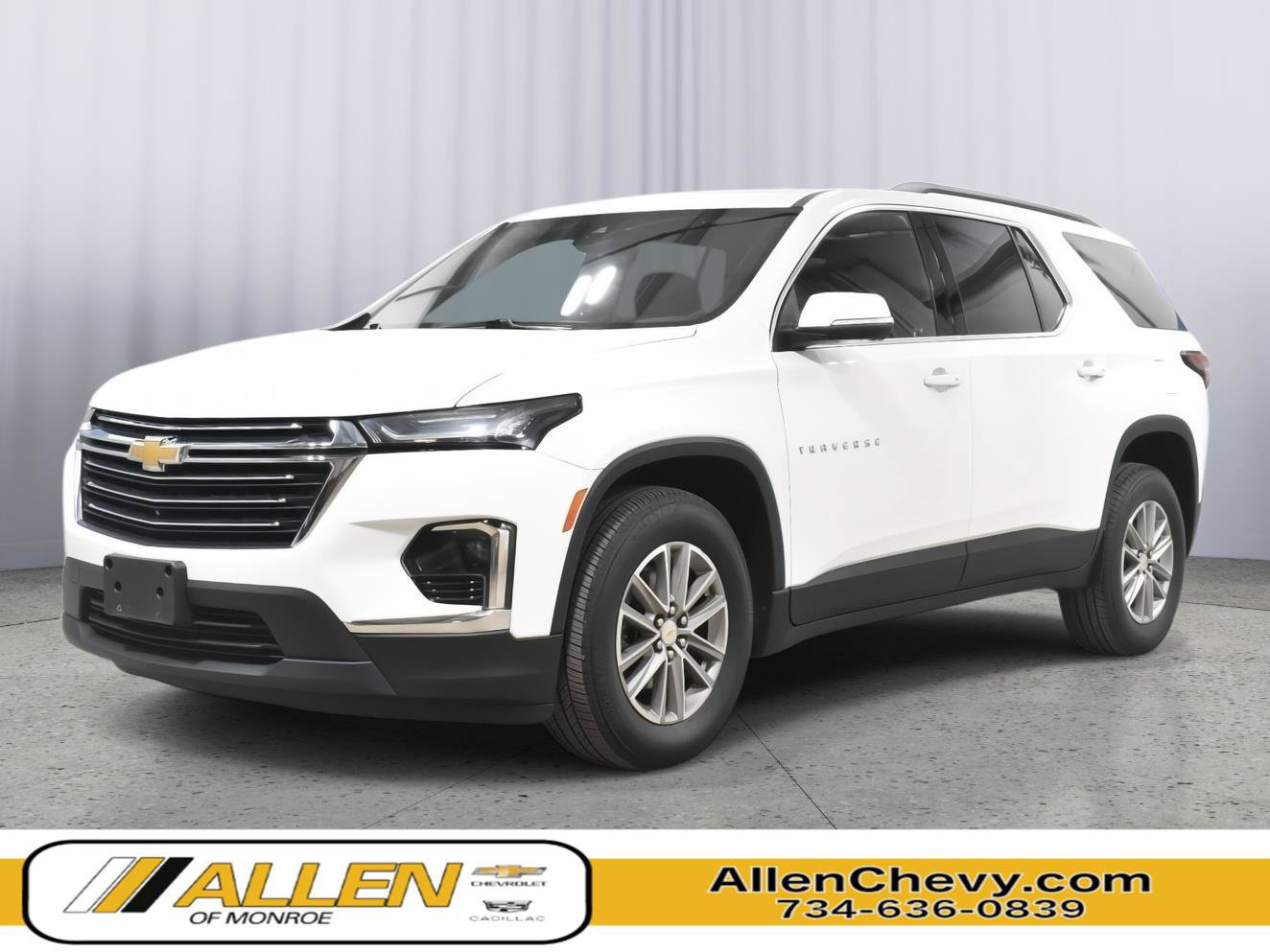 Used 2023 Chevrolet Traverse LT w/ Rear Camera Mirror Package AWD/4WD image 1