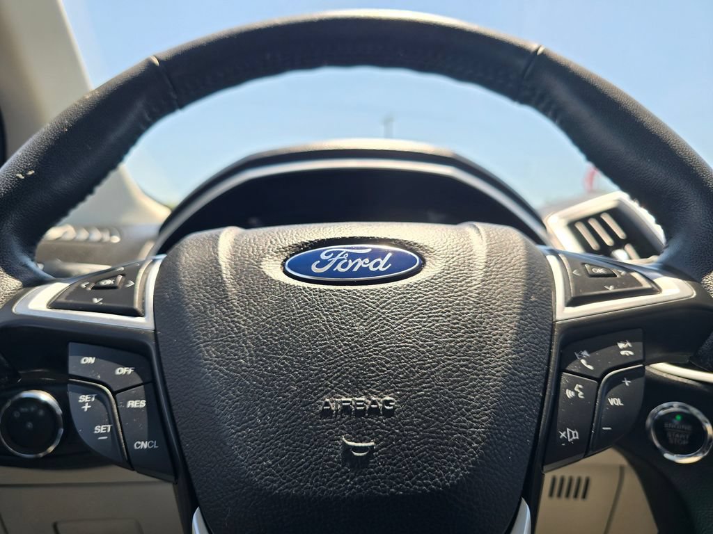 Used 2016 Ford Edge Titanium w/ Technology Package AWD/4WD image 22