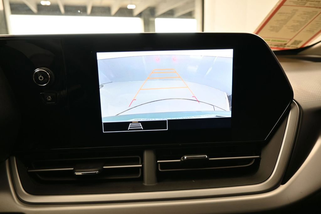 Used 2025 Chevrolet Trax LS FWD image 19