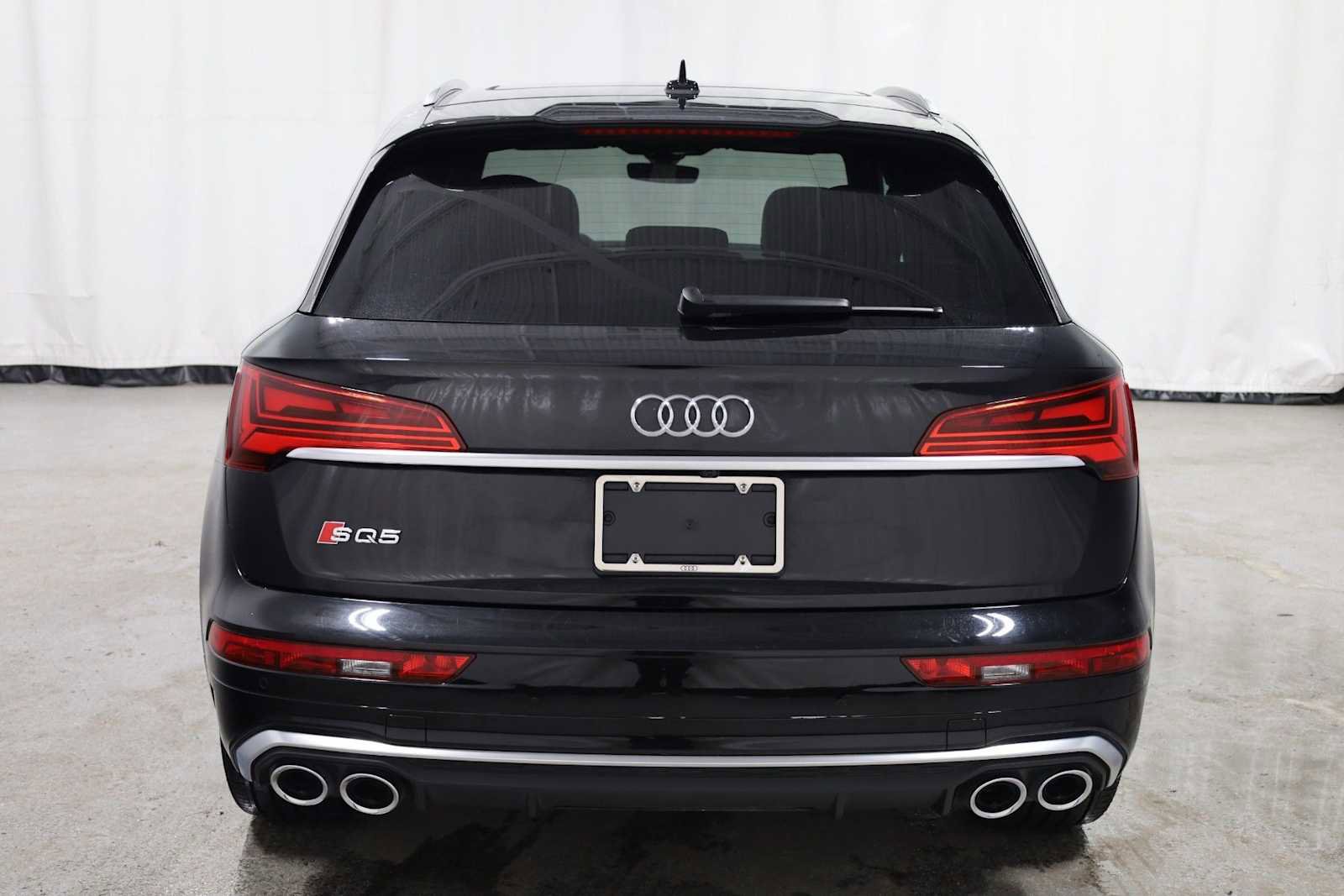 Used 2024 Audi SQ5 Premium Plus w/ Premium Plus Package image 7
