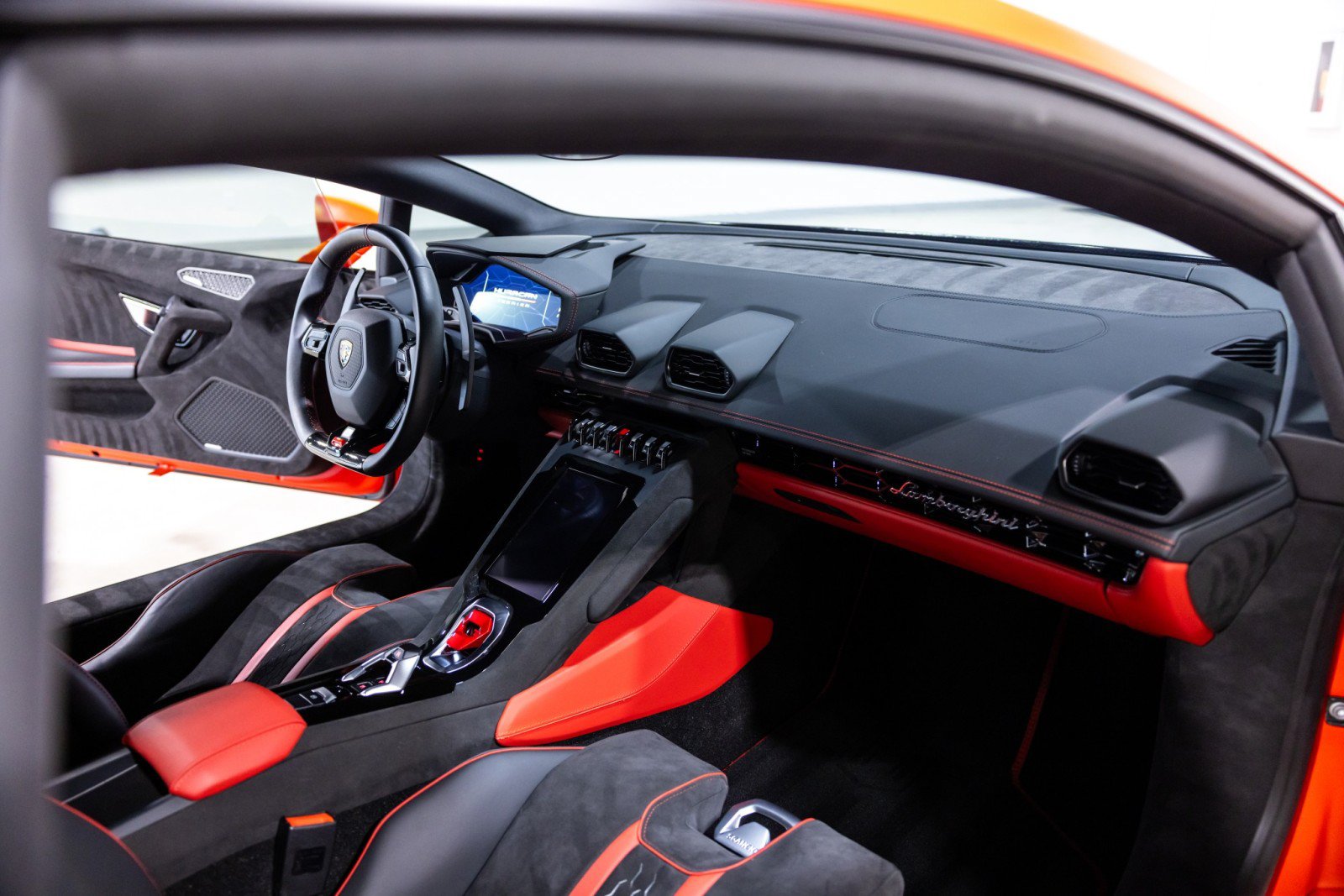 Used 2023 Lamborghini Huracan Tecnica RWD image 34