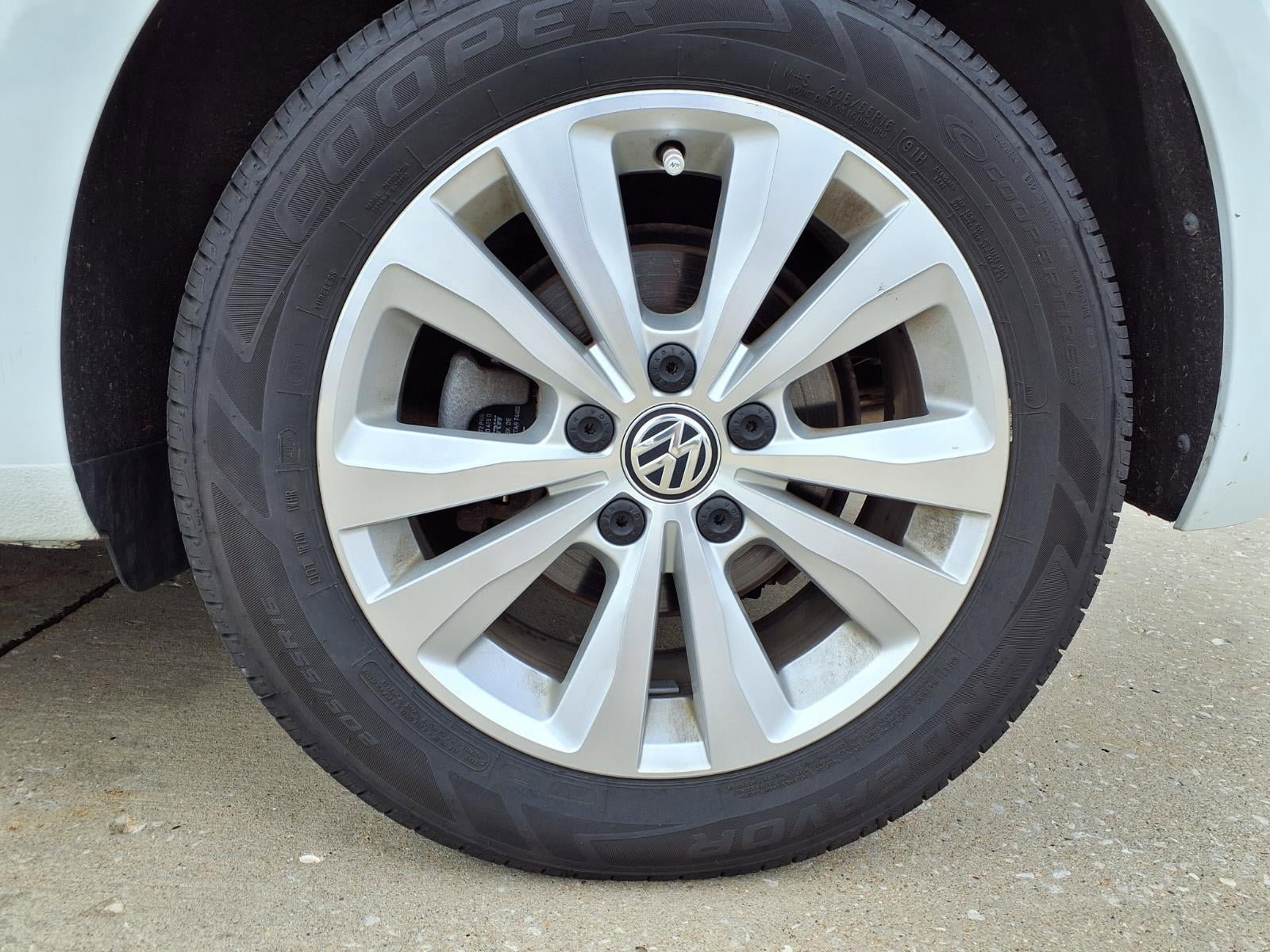 Used 2020 Volkswagen Golf 4-Door image 35