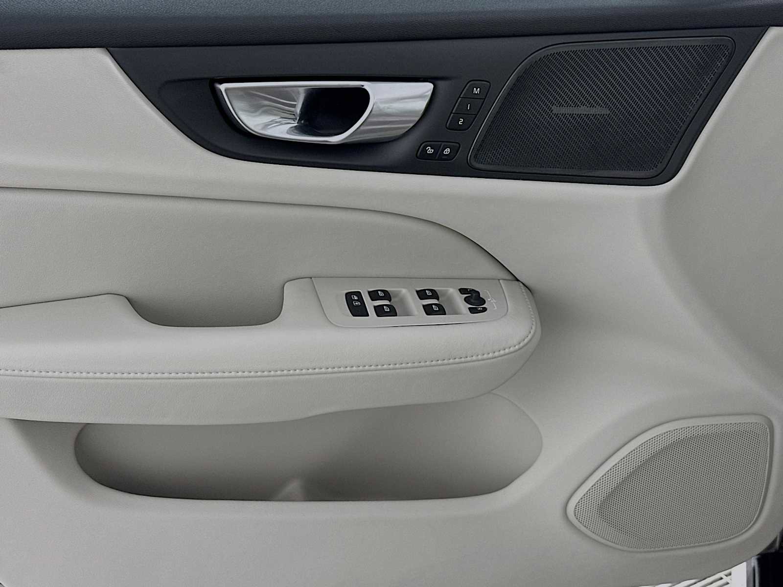 Used 2025 Volvo V60 B5 Cross Country Ultra w/ Protection Package Premier image 17