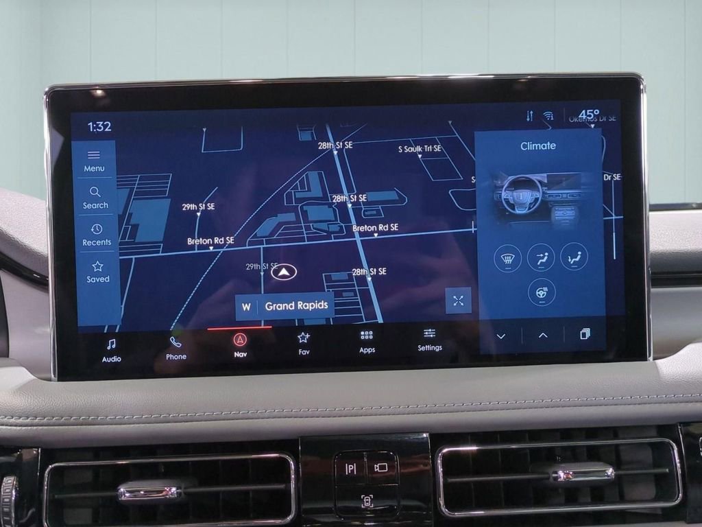 Certified 2021 Lincoln Nautilus Reserve w/ Equipment Group 201A image 25