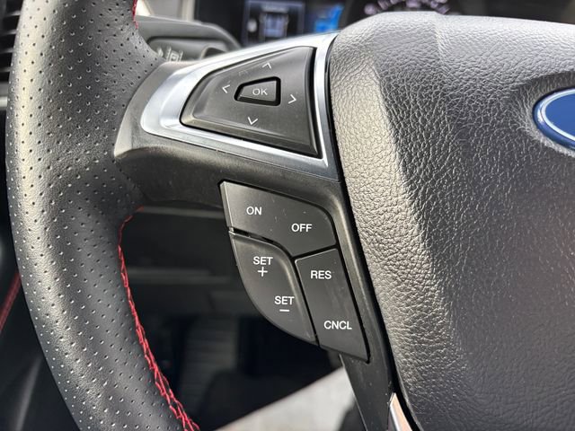 Used 2024 Ford Edge ST-Line w/ Class II Trailer Tow Package image 18