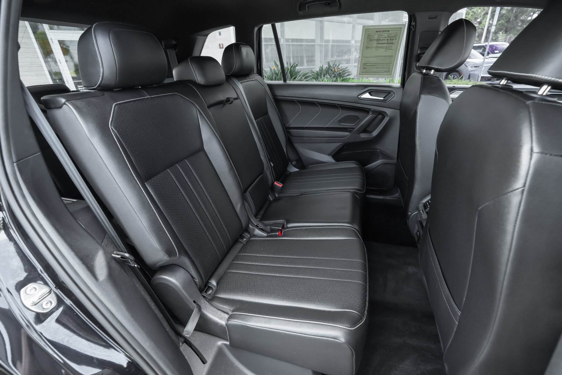 Used 2022 Volkswagen Tiguan SE R-Line image 36