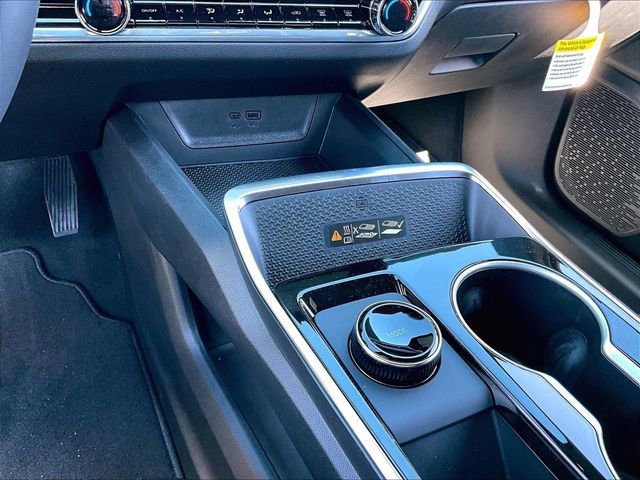 New 2026 Chevrolet Equinox LT w/ Convenience Package II FWD image 24