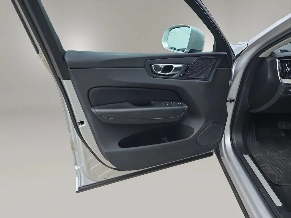 Used 2021 Volvo XC60 T5 Inscription w/ Advanced Package FWD image 44