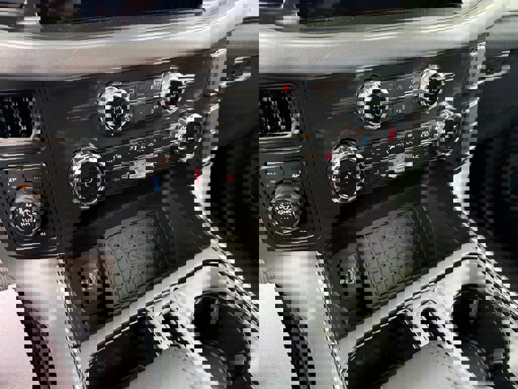 New 2025 Ford F150 XLT image 19