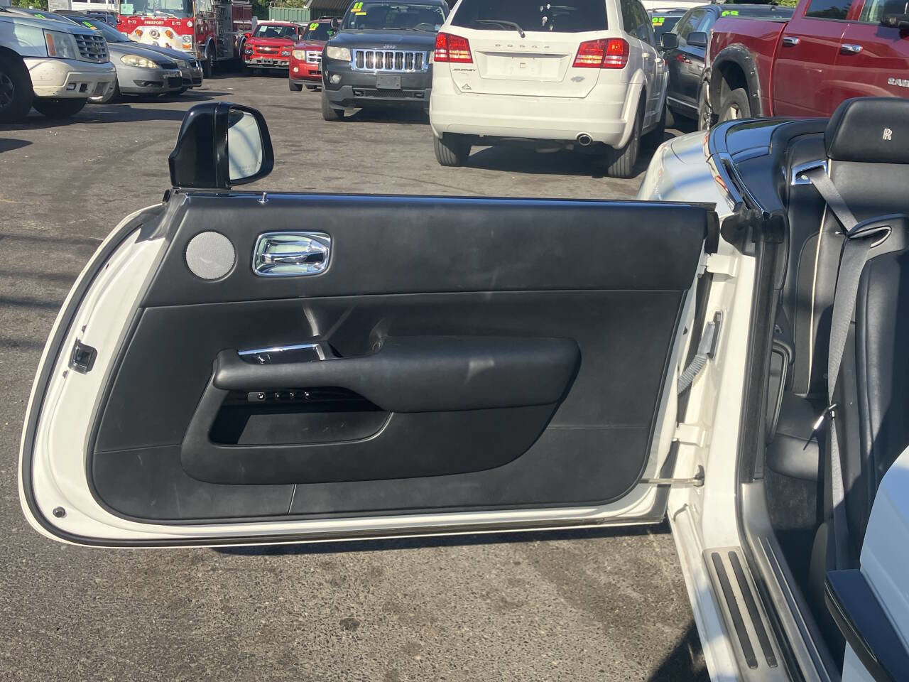 Used 2018 Rolls-Royce Dawn RWD image 34