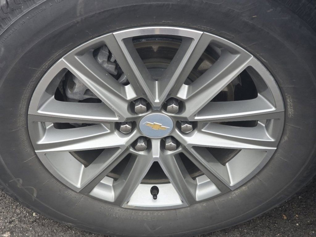 Used 2023 Chevrolet Traverse LT image 30