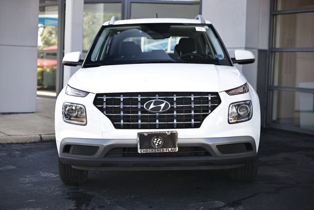Used 2025 Hyundai Venue SEL FWD image 13