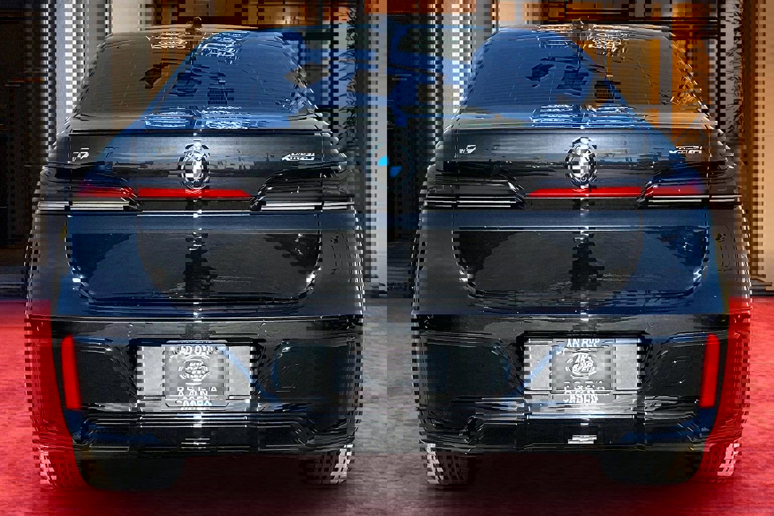 Used 2025 BMW i7 xDrive60 w/ Executive Package image 4