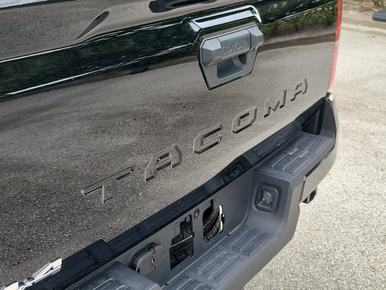 Used 2026 Toyota Tacoma SR5 AWD/4WD image 7