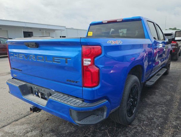 Used 2025 Chevrolet Silverado 1500 RST w/ Max Trailering Package AWD/4WD image 3