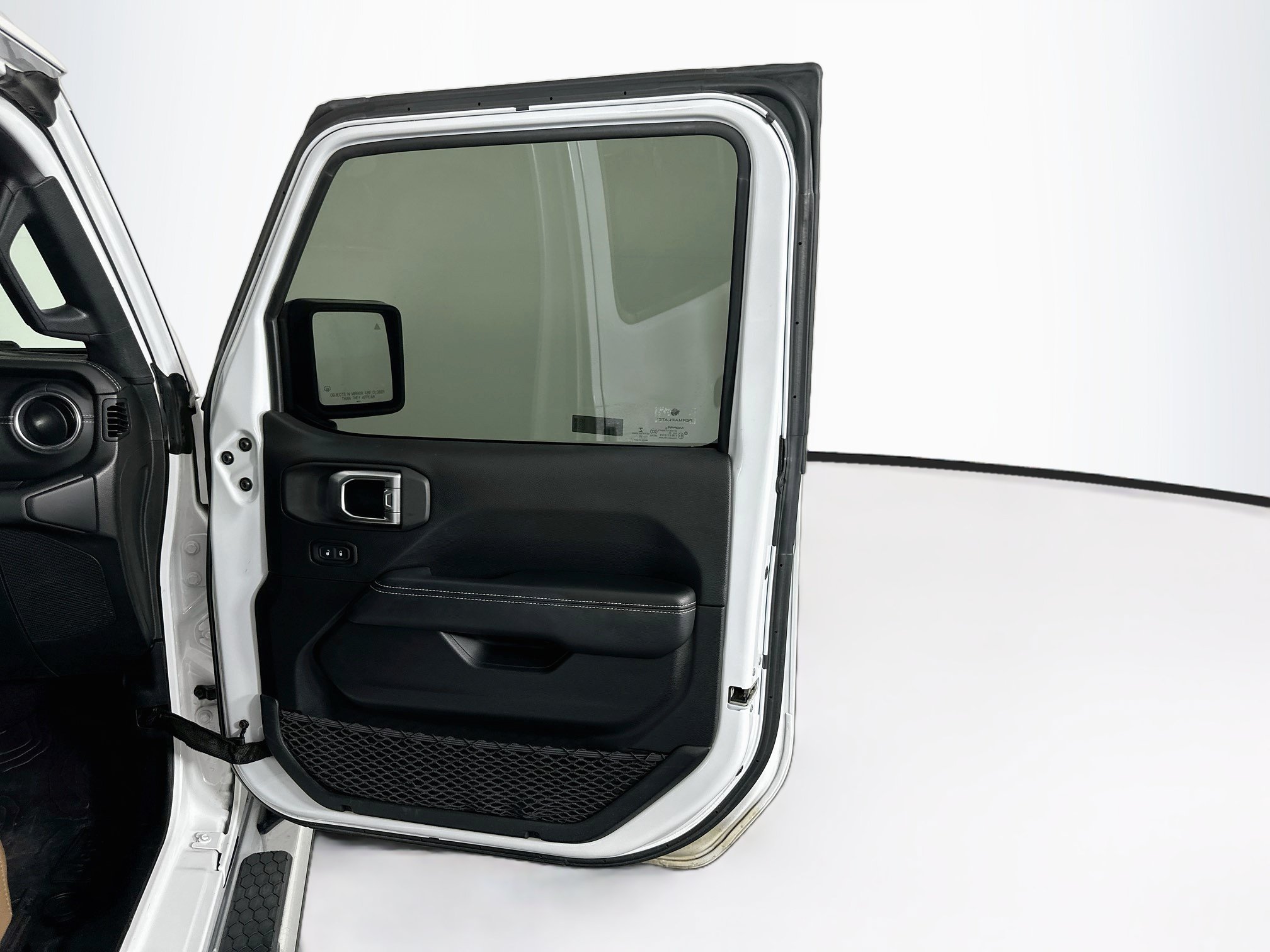 Used 2020 Jeep Wrangler Unlimited Sahara AWD/4WD image 32