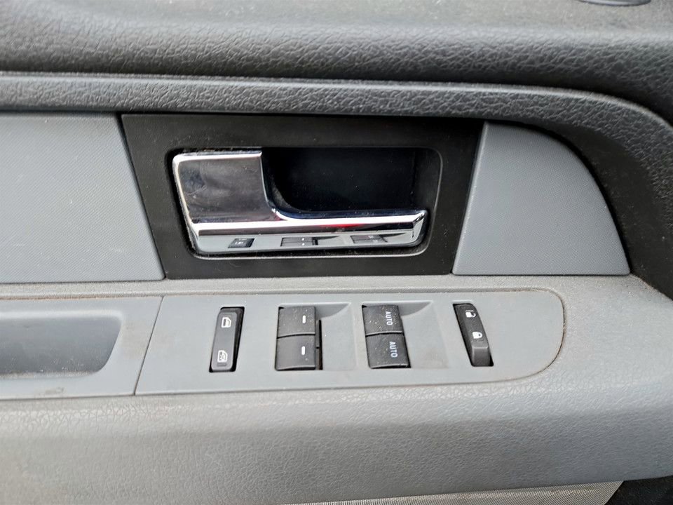 Used 2014 Ford F150 XLT w/ Equipment Group 302A Luxury image 19