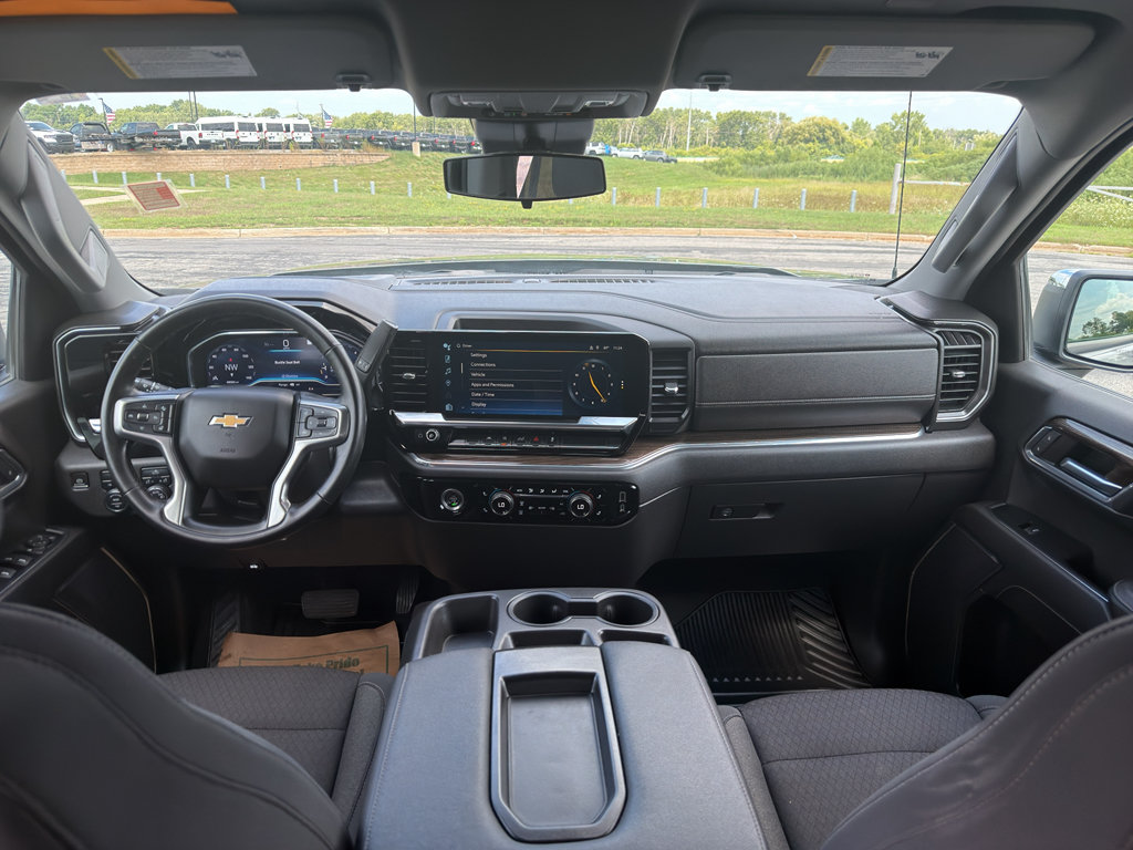 Used 2023 Chevrolet Silverado 1500 LT AWD/4WD image 19