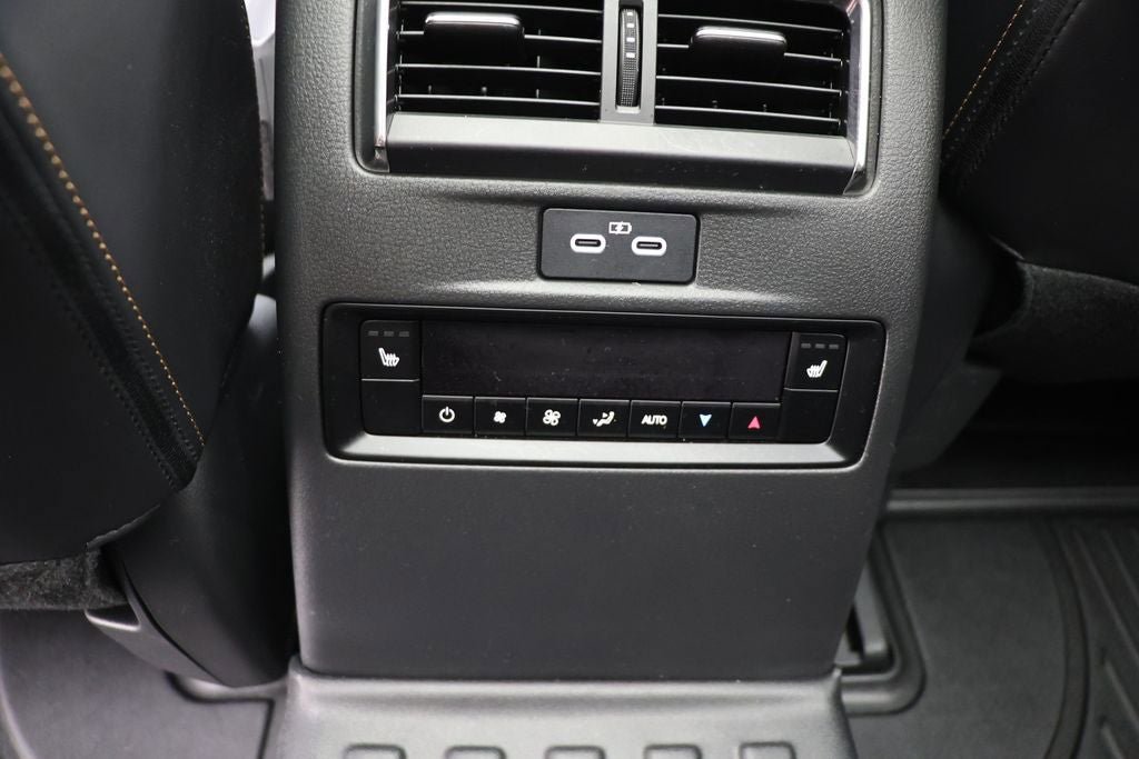 Used 2025 MAZDA CX-70 Plug-In Hybrid w/ Premium Plus AWD/4WD image 12