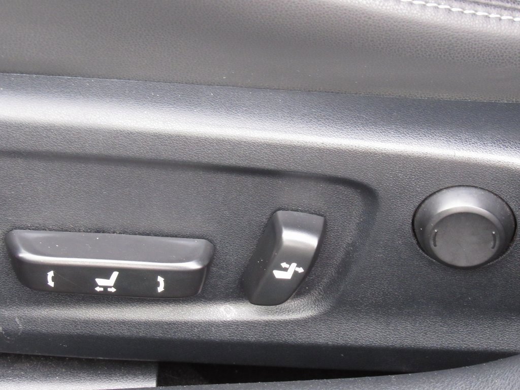 Used 2016 Lexus IS 300 AWD image 11